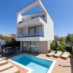 Luxury Favela With Heated Pool Trogir